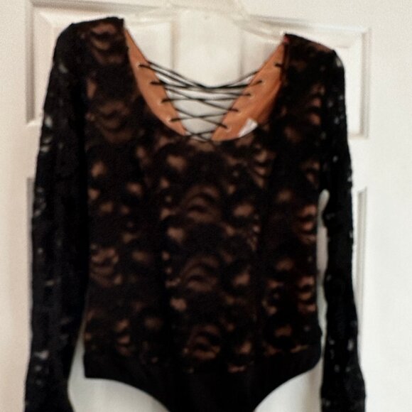 NWT Bisou Bisou Women`s Black Lace Bodysuit Blouse Lace-up Back SEXY! Size L - Picture 8 of 14